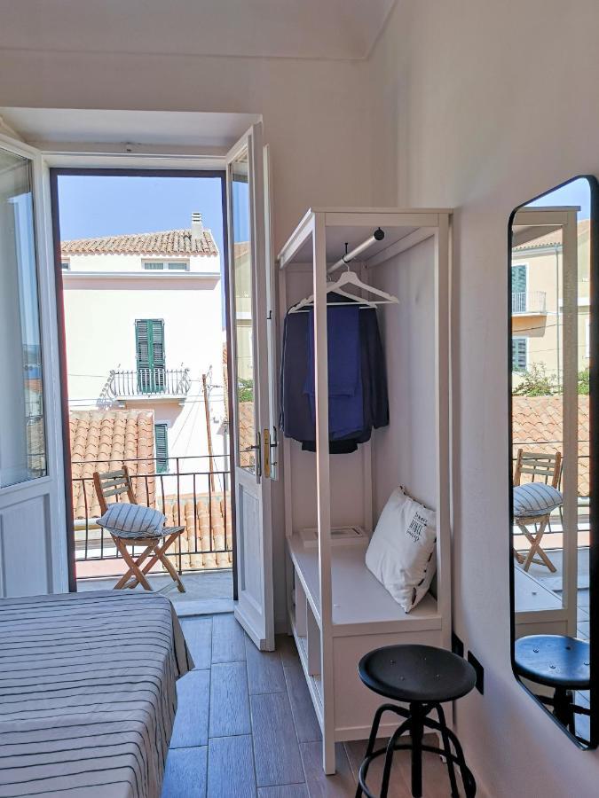 Appartement L'Isola Nell'Isola - R3442 à La Maddalena  Extérieur photo