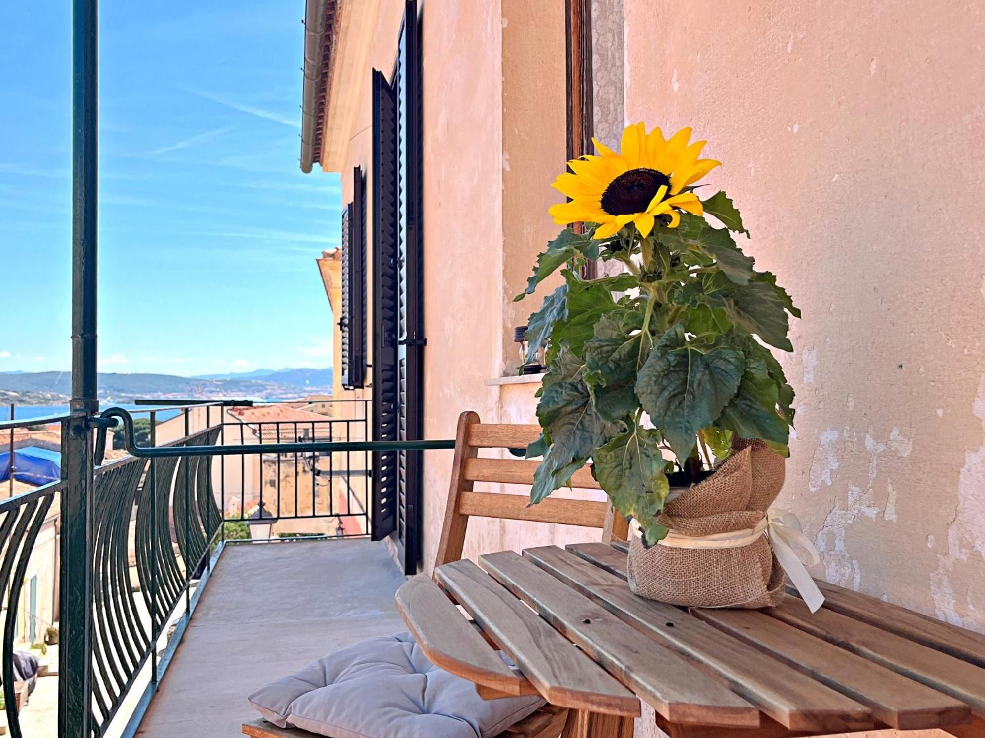 Appartement L'Isola Nell'Isola - R3442 à La Maddalena  Extérieur photo